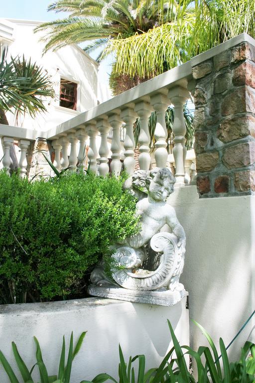Guest house Ibis House 4*